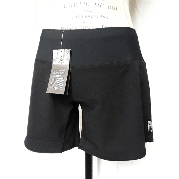 oiselle Other - NWT Oiselle Black Long Roga Shorts Size 6